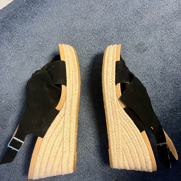 WonensUGG sandles - Picture 4 of 5